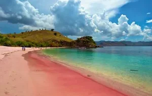 10 Breathtaking Pink Sand Beaches You Must Visit Around the World - image 1