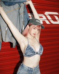 Taiwanese Model Sparks Controversy After Changing Clothes Publicly at a Sports Stadium - image 0