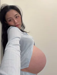 Rich Kid Dang Tieu To Sa Glows During Pregnancy: A Lesson in Maternity Style - image 4