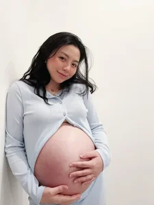 Rich Kid Dang Tieu To Sa Glows During Pregnancy: A Lesson in Maternity Style - image 7