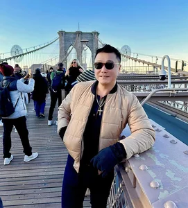 Actor Ly Hung at U55: Ageless Style and Youthful Charisma of a Legend - image 2