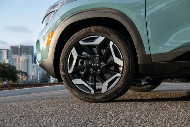 2025 KIA Seltos Launches with Aggressive Pricing Starting at 599 Million VND