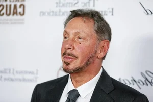 Inside the Lavish Lifestyle of the World's Second Richest Person - image 9