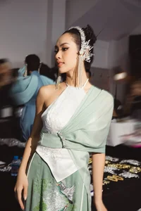 The New Mentor Beauties Dazzle in Ao Dai as Thanh Hang Bridal Look Goes Viral - image 7