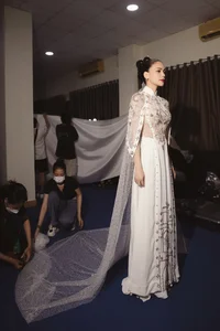 The New Mentor Beauties Dazzle in Ao Dai as Thanh Hang Bridal Look Goes Viral - image 5