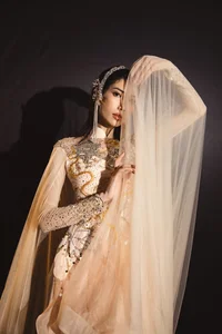 The New Mentor Beauties Dazzle in Ao Dai as Thanh Hang Bridal Look Goes Viral - image 17