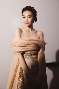 The New Mentor Beauties Dazzle in Ao Dai as Thanh Hang Bridal Look Goes Viral - image 0