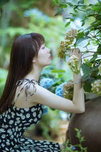 Elegant Artistry in YiTuYu Art Language Vol.4823 Featuring Fen Fen Tou - image 4