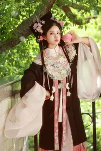 YiTuYu Art Language Vol.9970: Captivating Portraits of Xiao Du Tong Xue - image 7