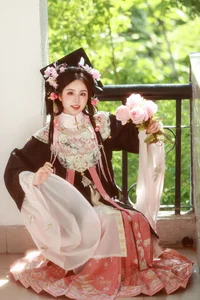 YiTuYu Art Language Vol.9970: Captivating Portraits of Xiao Du Tong Xue - image 16