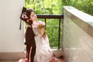 YiTuYu Art Language Vol.9970: Captivating Portraits of Xiao Du Tong Xue - image 1