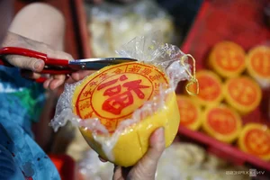 Inside a 50-Year-Old Traditional Chinese Bakery Preparing for Lunar New Year - image 3