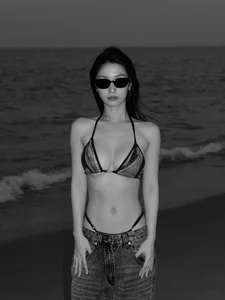Actress Jun Vu Stuns Fans with Bold and Elegant Summer Bikini Photoshoot - image 3