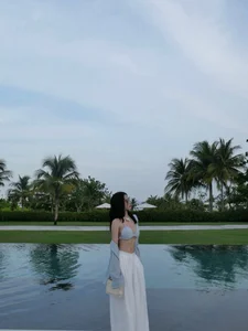 Actress Jun Vu Stuns Fans with Bold and Elegant Summer Bikini Photoshoot - image 8