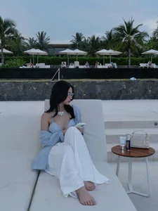 Actress Jun Vu Stuns Fans with Bold and Elegant Summer Bikini Photoshoot - image 6