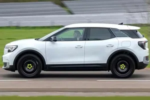 The Stealth Ford Explorer EV Van: 602km Range with Undercover Style - image 9