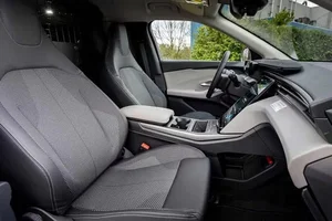 The Stealth Ford Explorer EV Van: 602km Range with Undercover Style - image 8