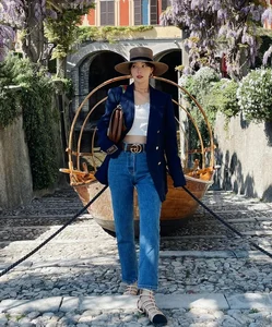 10 Youthful and Elegant Blazer Styling Ideas for Women Over 40 - image 6