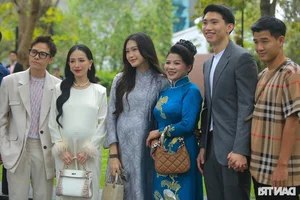 Inside the Lavish Wedding of Football Star Quang Hai and Chu Thanh Huyen: A Celebration and Big Baby Announcement - image 1