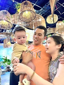 Phuong Trinh Jolie and Ly Binh Celebrate Blended Family Happiness - image 9