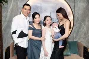 Phuong Trinh Jolie and Ly Binh Celebrate Blended Family Happiness - image 1