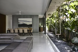 Inside the Stunning Biophilic Home with an Indoor Tropical Forest - image 1