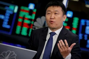 Visionary Leaders: Famous Global Billionaires Born in the Year of the Snake - image 6