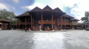 Inside Vietnam Largest Lim Wood Stilt House Worth 200 Billion VND - image 2