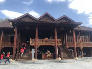 Inside Vietnam Largest Lim Wood Stilt House Worth 200 Billion VND - image 4
