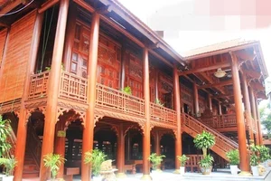 Inside Vietnam Largest Lim Wood Stilt House Worth 200 Billion VND - image 5