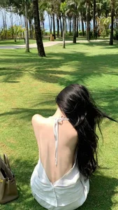 232+ Elegant Open-Back Fashion Looks: Chic, Sophisticated, and Bold - image 12