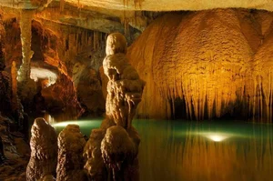 Exploring the Most Beautiful Cave in the Middle East: A Geological Wonder - image 3
