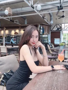 Meet the Beautiful Female Pilot Dubbed the Muse of the Sky - image 2