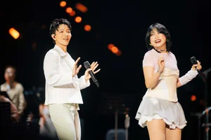 Hoang Dung Delivers an Unforgettable Performance for 10,000 Fans - image 7