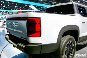 BYD Shark 6 Unleashed: The 430 HP Hybrid Pickup Truck Ready to Challenge the Ford Ranger - image 0
