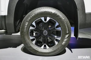 BYD Shark 6 Unleashed: The 430 HP Hybrid Pickup Truck Ready to Challenge the Ford Ranger - image 2