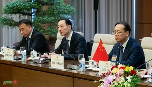 Chairman of the National Assembly Tran Thanh Man Meets with Chinese Premier - image 2
