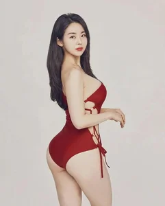 Flawless Fitness: Meet the South Korean Nurse Captivating the Internet - image 8