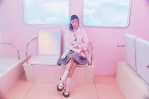 Rosé of BlackPink and Rookie Group ILLIT Mesmerize K-Pop Fans with Stunning Visuals - image 14