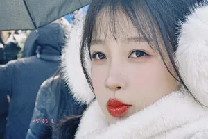 Esther Yu Enchants Fans with Stunning Snow Princess Fashion Look - image 8
