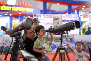 Exploring Modern and Historical Firearms at the Da Nang Defense and Security Exhibition - image 10