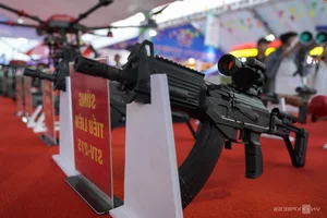 Exploring Modern and Historical Firearms at the Da Nang Defense and Security Exhibition - image 9