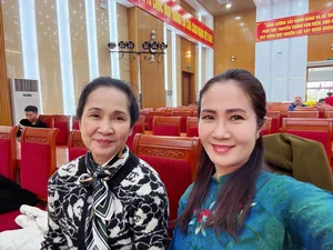 Huong Giang Celebrates Birthday in Austria as Hoang Oanh Debuts Bold Look - image 2