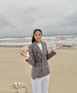 Huong Giang Celebrates Birthday in Austria as Hoang Oanh Debuts Bold Look - image 3