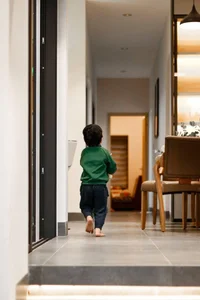 6x23m Single-Story House in Quang Nam: Optimizing Natural Light with Courtyards - image 9