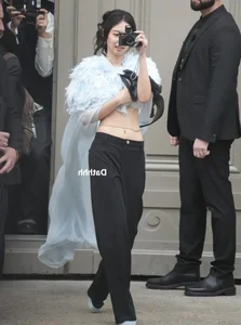 Jennie of BLACKPINK Shines Bright at the Chanel Fashion Show - image 6