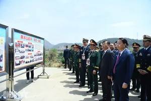 Vietnam and China Defense Ministers Visit Chu Lien Village to Promote Cultural Diplomacy - image 11