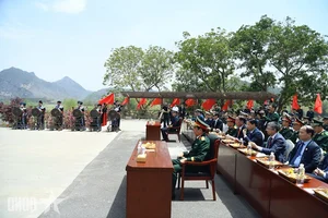 Vietnam and China Defense Ministers Visit Chu Lien Village to Promote Cultural Diplomacy - image 3