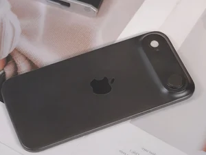 iPhone 17 Leaked Design Sparks Intense Debate Among Apple Fans - image 4
