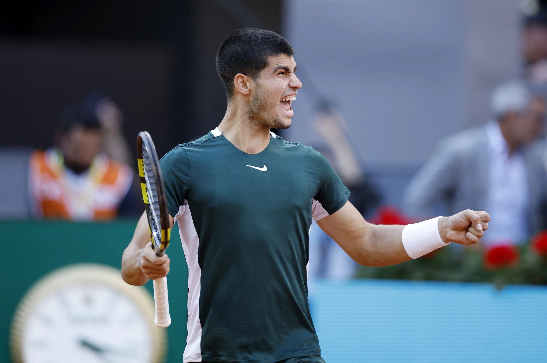 Tennis Analysis: Alcaraz's Dominance and Djokovic's Australian Open Challenges